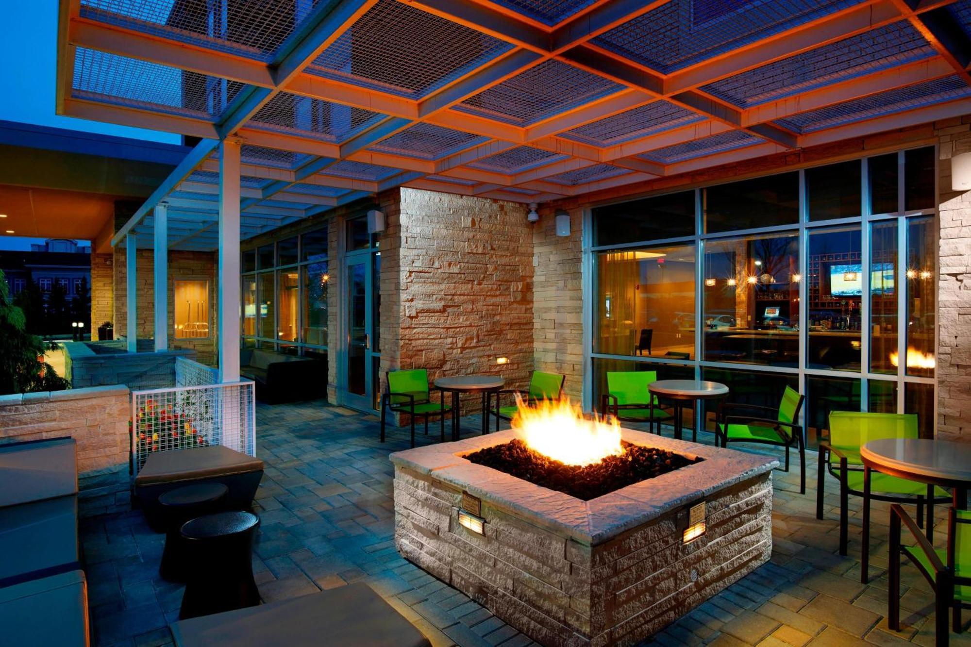 Springhill Suites By Marriott Dayton Beavercreek Exterior photo